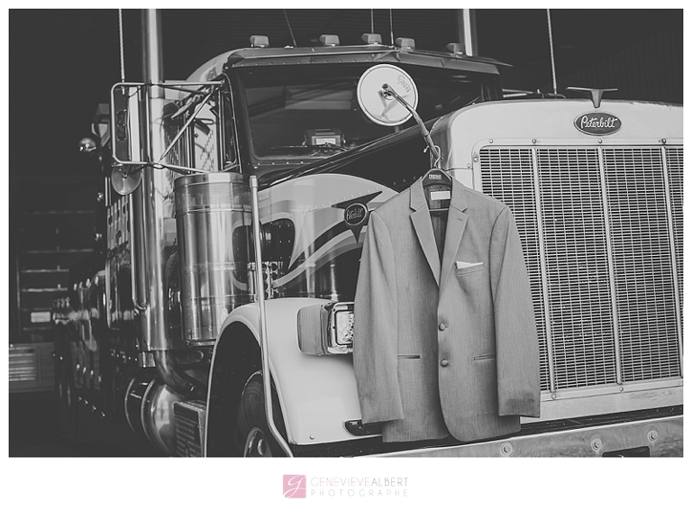  mariage, photographe , outaouais, st-andré-avellin, wedding photographer, genevieve albert, église, salle communautaire, camions, benoit trudeau