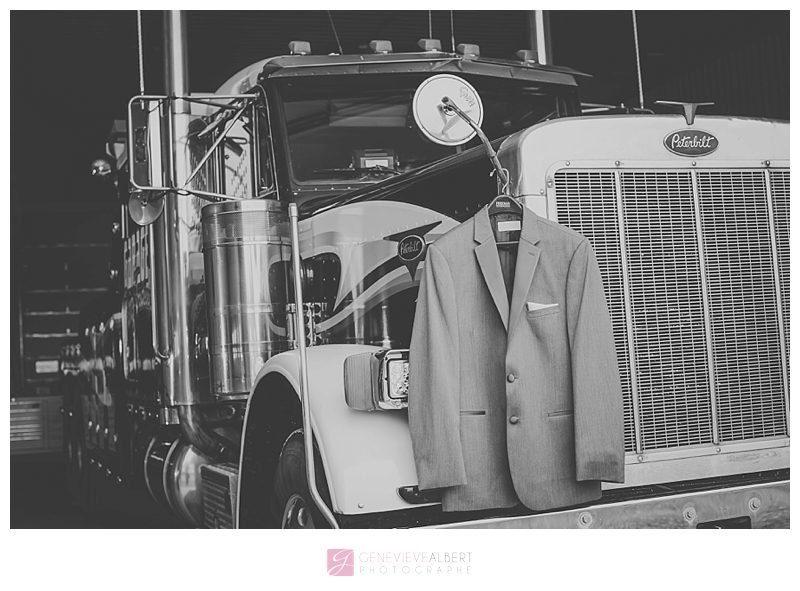  mariage, photographe , outaouais, st-andré-avellin, wedding photographer, genevieve albert, église, salle communautaire, camions, benoit trudeau