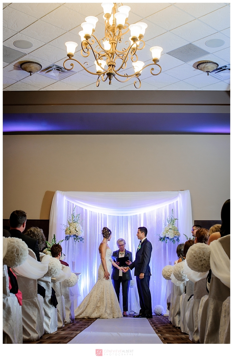 mariage sous la pluie, photographe, mariage rockland, ottawa, wedding photographe, raine day, river rock inn, cat