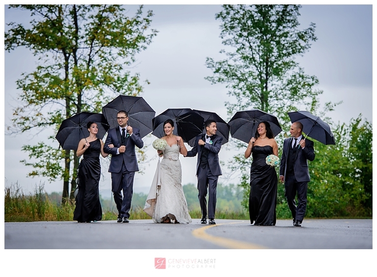 mariage sous la pluie, photographe, mariage rockland, ottawa, wedding photographe, raine day, river rock inn, cat