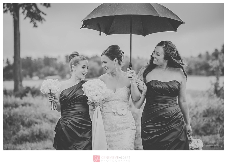 mariage sous la pluie, photographe, mariage rockland, ottawa, wedding photographe, raine day, river rock inn, cat