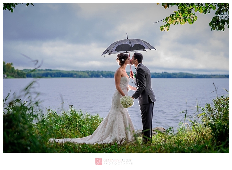 mariage sous la pluie, photographe, mariage rockland, ottawa, wedding photographe, raine day, river rock inn, cat