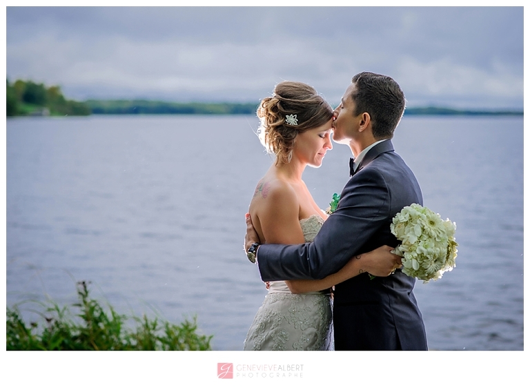 mariage sous la pluie, photographe, mariage rockland, ottawa, wedding photographe, raine day, river rock inn, cat