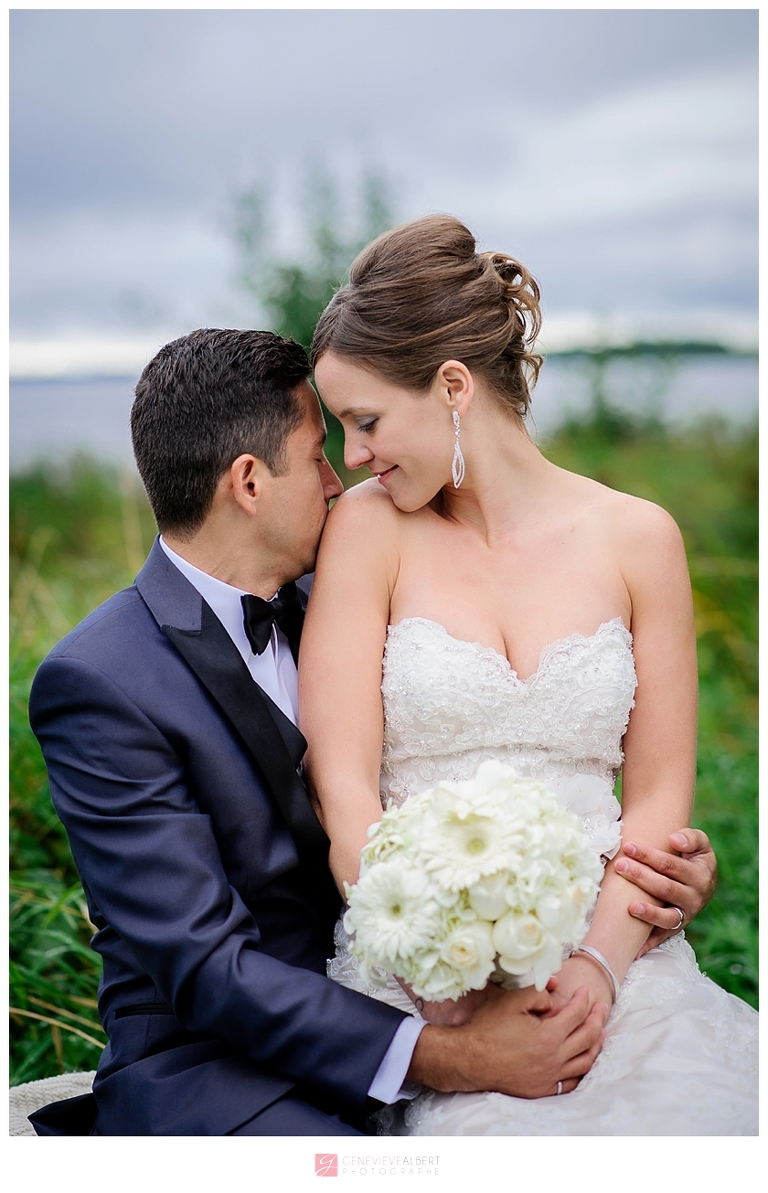 mariage sous la pluie, photographe, mariage rockland, ottawa, wedding photographe, raine day, river rock inn, cat
