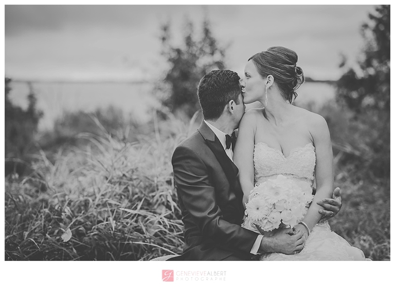 mariage sous la pluie, photographe, mariage rockland, ottawa, wedding photographe, raine day, river rock inn, cat