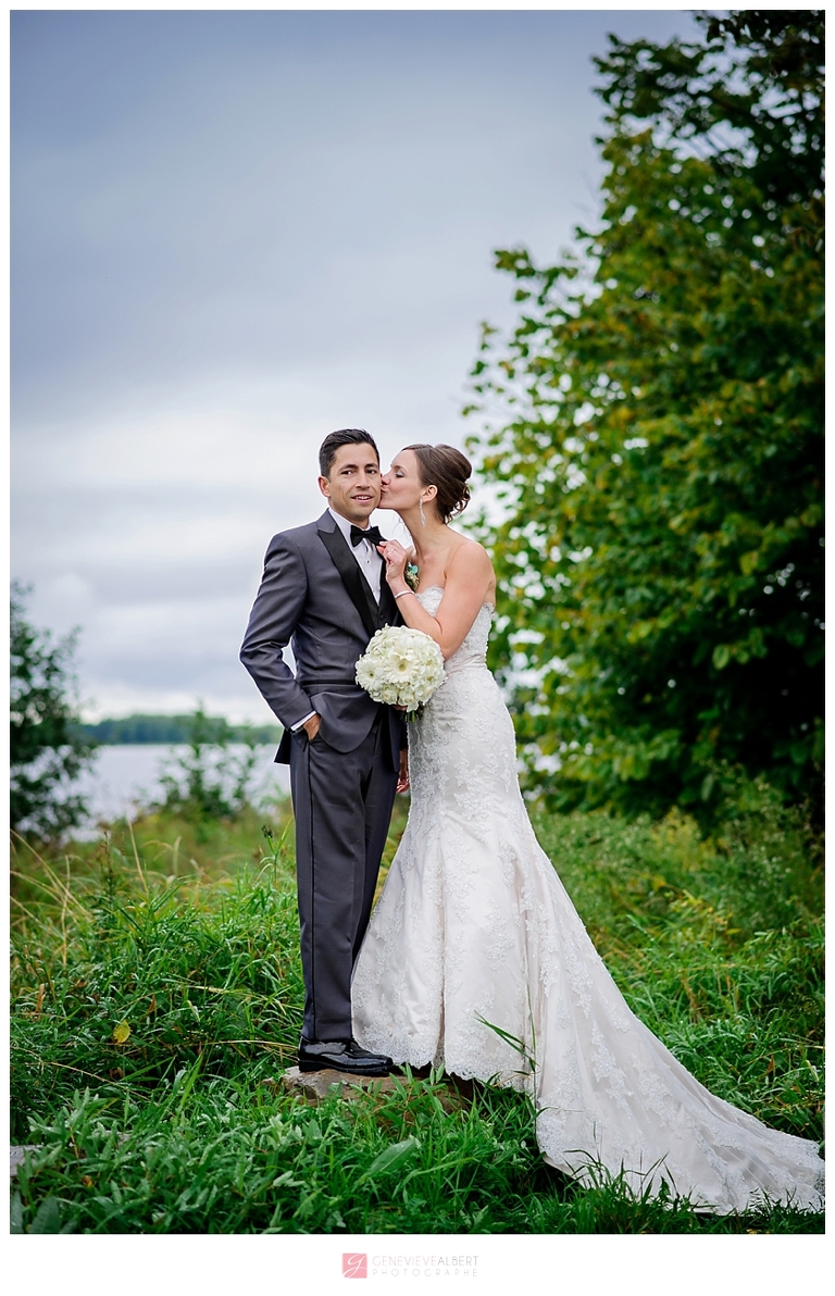 mariage sous la pluie, photographe, mariage rockland, ottawa, wedding photographe, raine day, river rock inn, cat