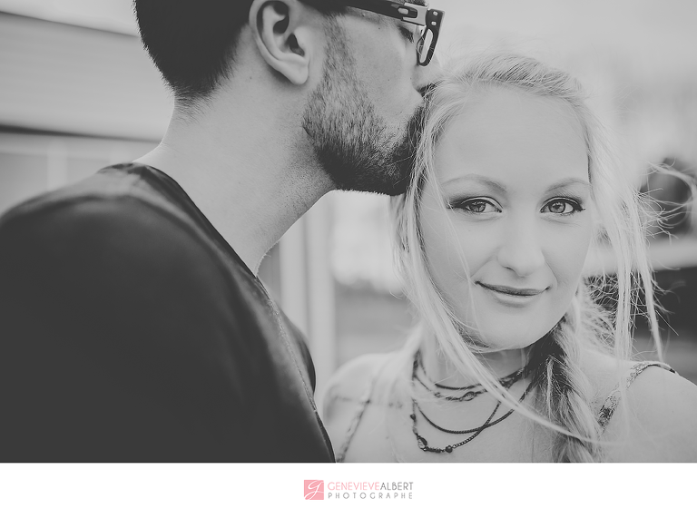 fiancailles, engagement, cumberland heritage village museum, vintage, gas station, barn, old house, ottawa, rockland, photographer, photographe, genevieve albert photographe