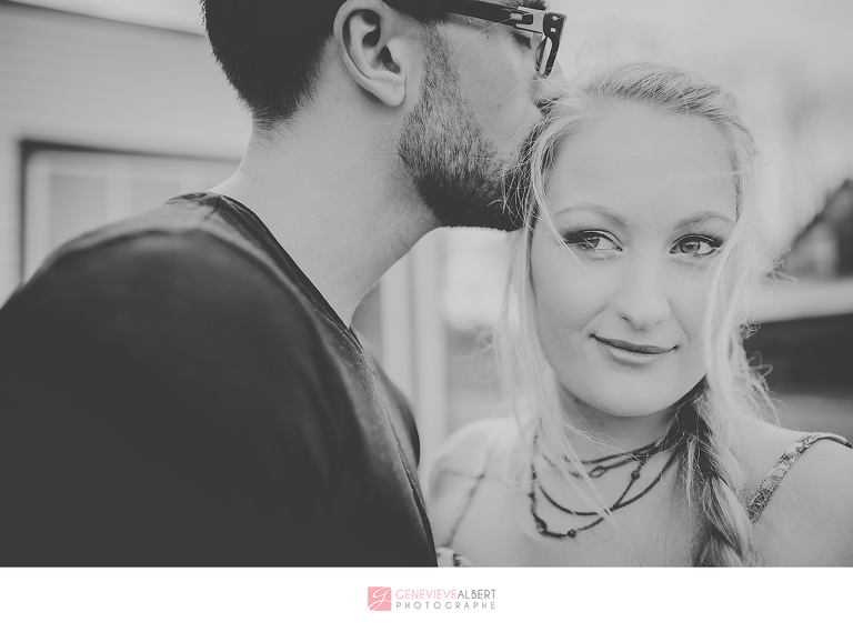 fiancailles, engagement, cumberland heritage village museum, vintage, gas station, barn, old house, ottawa, rockland, photographer, photographe, genevieve albert photographe
