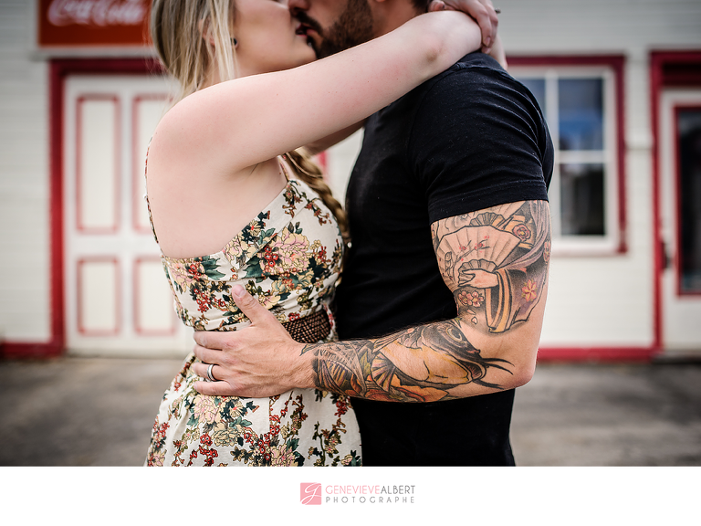 fiancailles, engagement, cumberland heritage village museum, vintage, gas station, barn, old house, ottawa, rockland, photographer, photographe, genevieve albert photographs, train, railroad