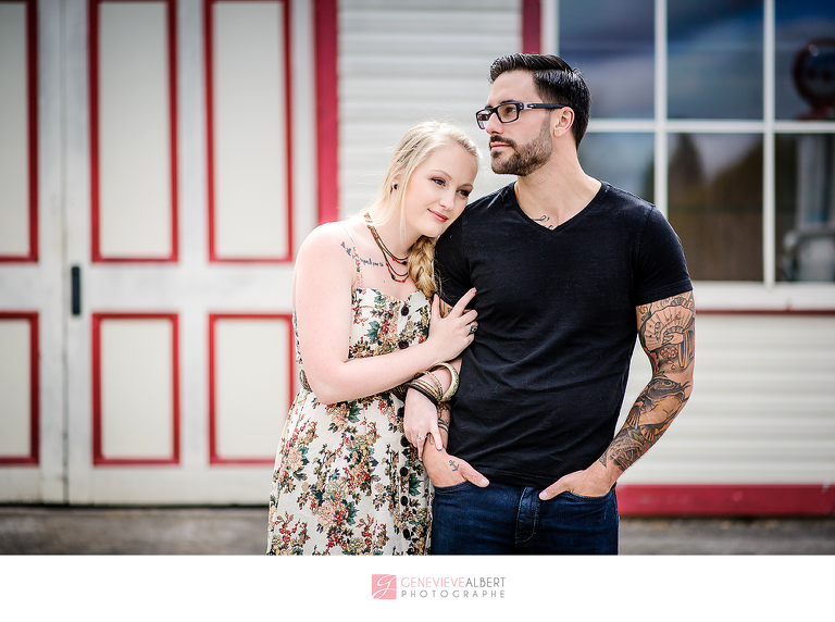 fiancailles, engagement, cumberland heritage village museum, vintage, gas station, barn, old house, ottawa, rockland, photographer, photographe, genevieve albert photographs, train, railroad