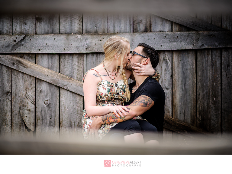 fiancailles, engagement, cumberland heritage village museum, vintage, gas station, barn, old house, ottawa, rockland, photographer, photographe, genevieve albert photographs, train, railroad