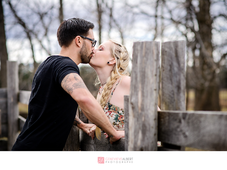 fiancailles, engagement, cumberland heritage village museum, vintage, gas station, barn, old house, ottawa, rockland, photographer, photographe, genevieve albert photographs, train, railroad