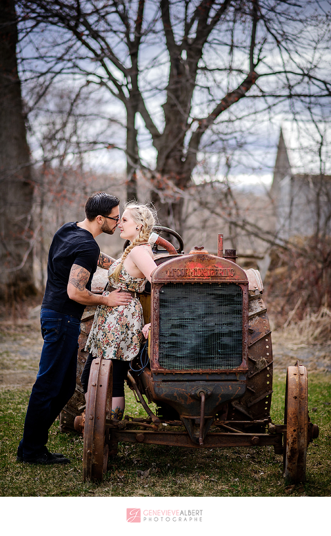 fiancailles, engagement, cumberland heritage village museum, vintage, gas station, barn, old house, ottawa, rockland, photographer, photographe, genevieve albert photographs, train, railroad