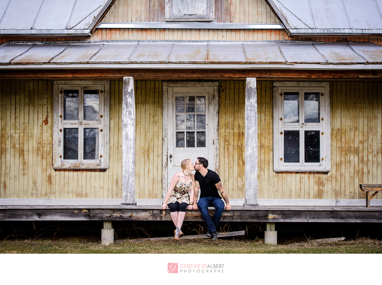 fiancailles, engagement, cumberland heritage village museum, vintage, gas station, barn, old house, ottawa, rockland, photographer, photographe, genevieve albert photographs, train, railroad