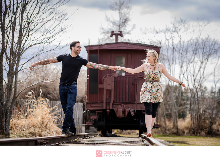 fiancailles, engagement, cumberland heritage village museum, vintage, gas station, barn, old house, ottawa, rockland, photographer, photographe, genevieve albert photographs, train, railroad