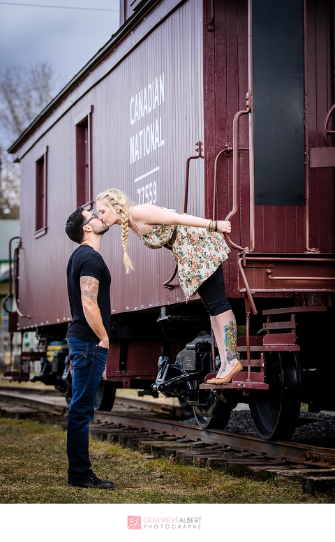 fiancailles, engagement, cumberland heritage village museum, vintage, gas station, barn, old house, ottawa, rockland, photographer, photographe, genevieve albert photographs, train, railroad