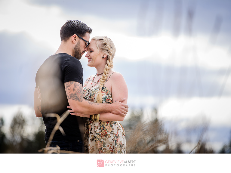 fiancailles, engagement, cumberland heritage village museum, vintage, gas station, barn, old house, ottawa, rockland, photographer, photographe, genevieve albert photographs, train, railroad