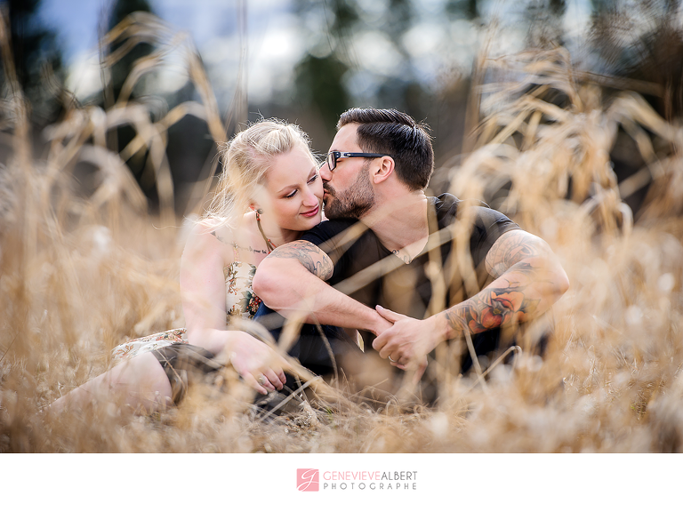 fiancailles, engagement, cumberland heritage village museum, vintage, gas station, barn, old house, ottawa, rockland, photographer, photographe, genevieve albert photographs, train, railroad