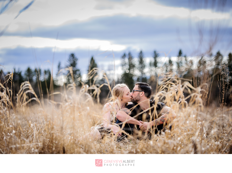 fiancailles, engagement, cumberland heritage village museum, vintage, gas station, barn, old house, ottawa, rockland, photographer, photographe, genevieve albert photographs, train, railroad