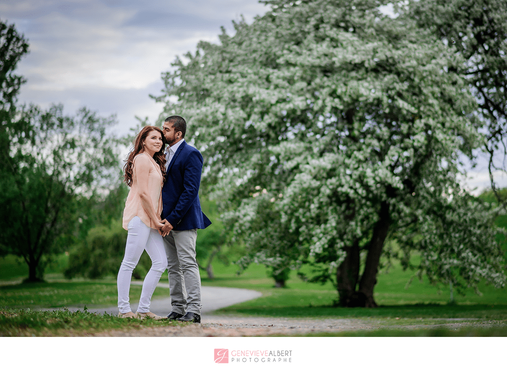 fiancailles, engagement, Central experimental farm, ottawa, ferme expérimentale, rockland, photographer, photographe, genevieve albert photographe. lilac