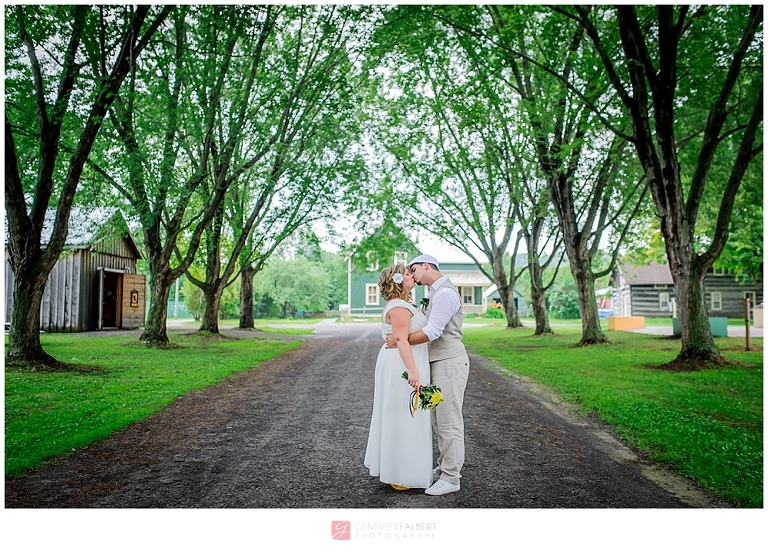 mariage champêtre, garden wedding, musée de cumberland, museum, rustic, rustique, yellow, genevieve albert photographe