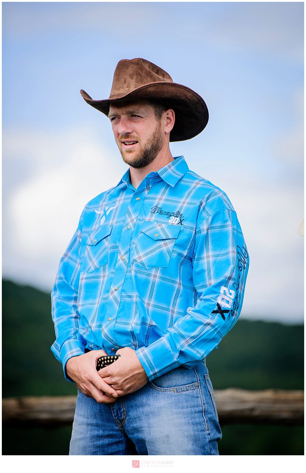 grange, mariage, ferme, cowboy, ranch, wedding, barn, country, photographer, genevieve albert, photographs, st-andré-avellin, chevaux, horse,