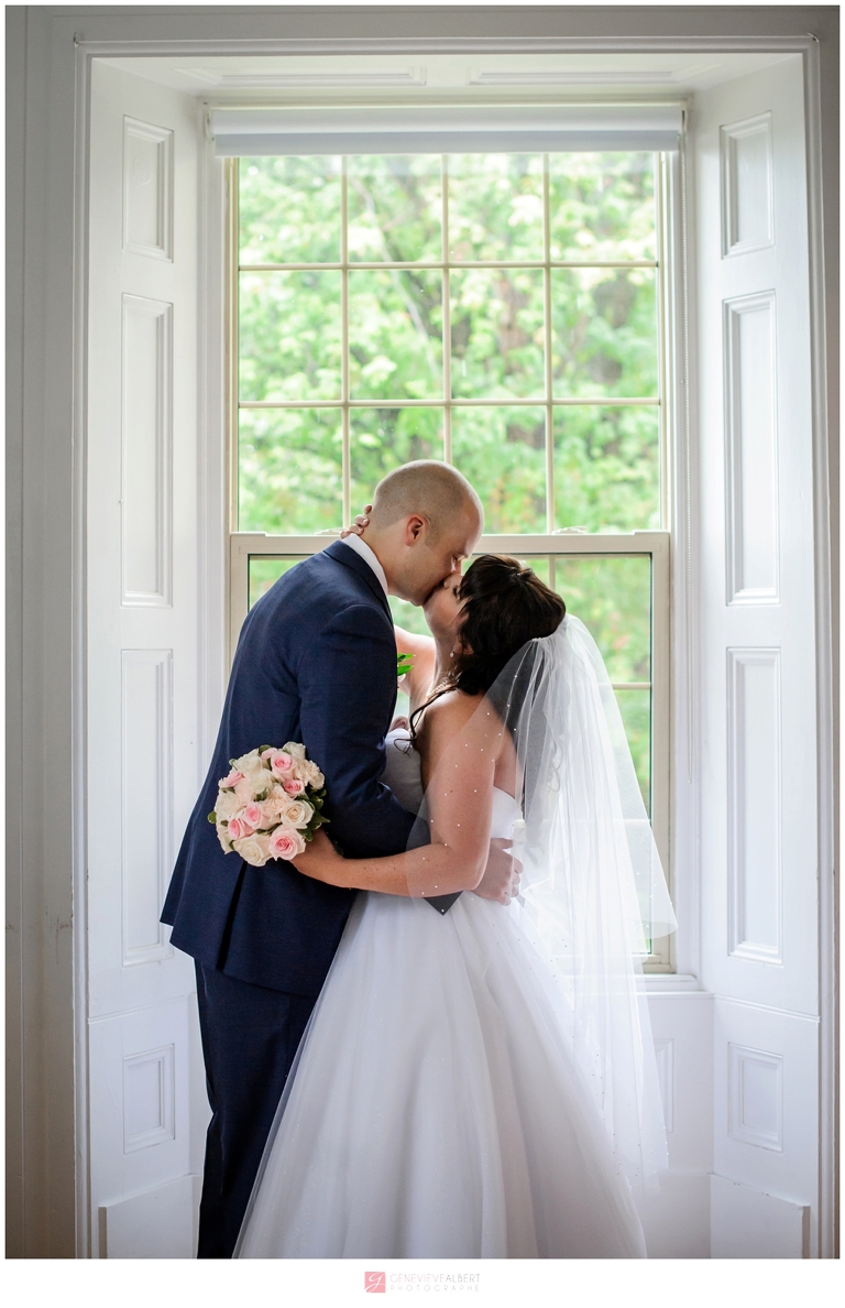 Strathmere, wedding, venue, mariage, pluvieux, rainy, photographer, photographe, genevieve albert, rustic, ottawa
