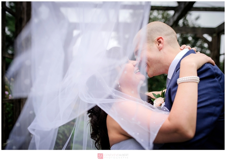 Strathmere, wedding, venue, mariage, pluvieux, rainy, photographer, photographe, genevieve albert, rustic, ottawa