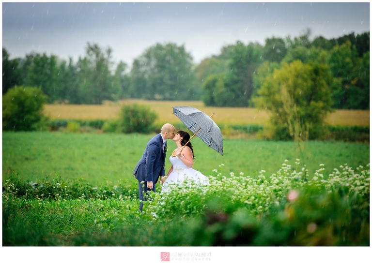 Strathmere, wedding, venue, mariage, pluvieux, rainy, photographer, photographe, genevieve albert, rustic, ottawa