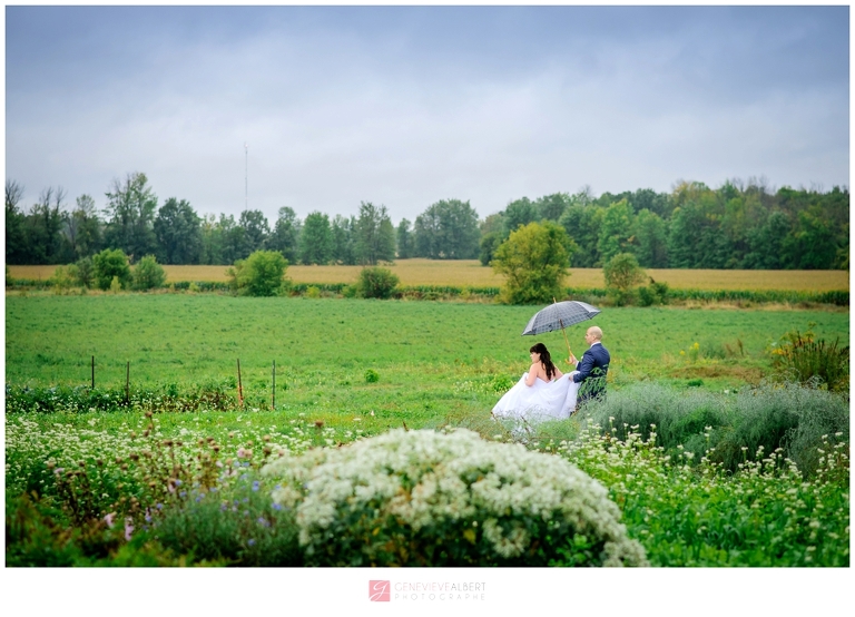 Strathmere, wedding, venue, mariage, pluvieux, rainy, photographer, photographe, genevieve albert, rustic, ottawa