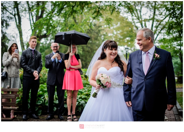 Strathmere, wedding, venue, mariage, pluvieux, rainy, photographer, photographe, genevieve albert, rustic, ottawa