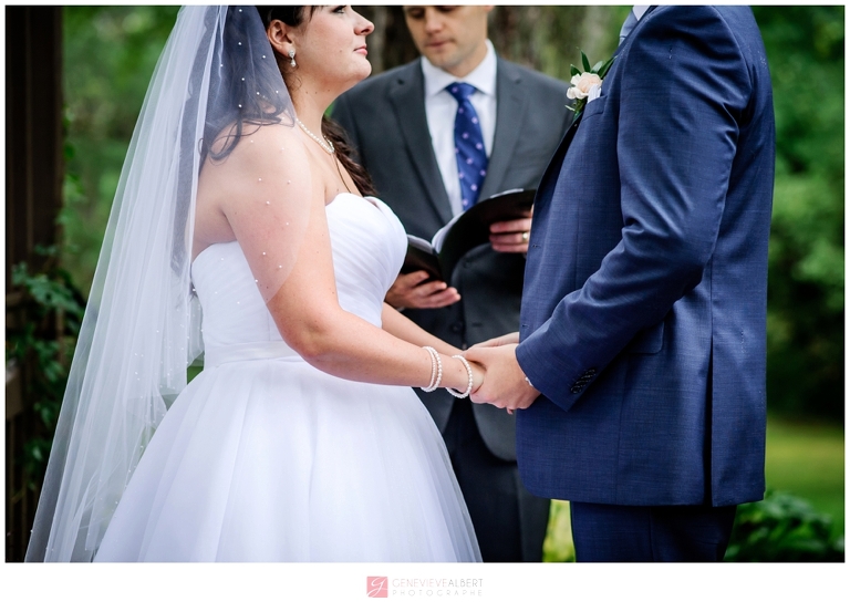 Strathmere, wedding, venue, mariage, pluvieux, rainy, photographer, photographe, genevieve albert, rustic, ottawa