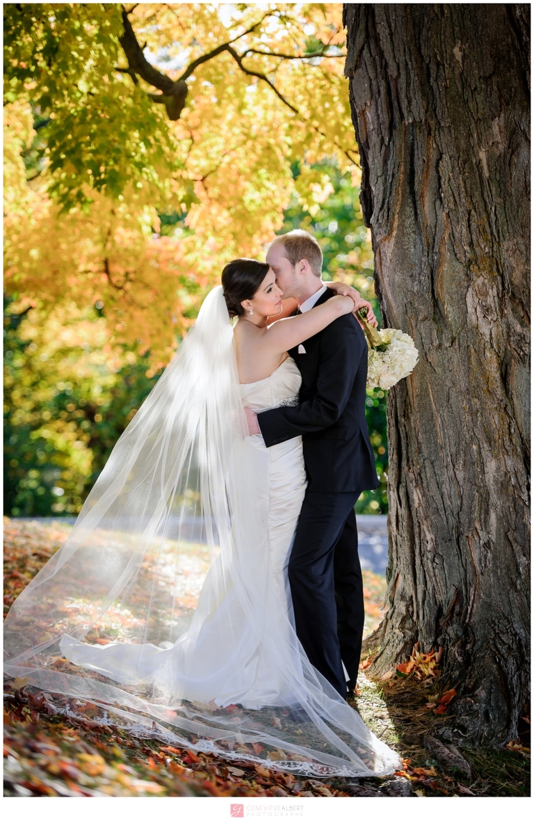 mariage, wedding, musée de l'aviation et de l'espace canada, museum, Star Wars, église st-francois-de-sales, ottawa, photographe, photographe, genevieve albert, rockcliffe park, fall wedding, mariage d'automne