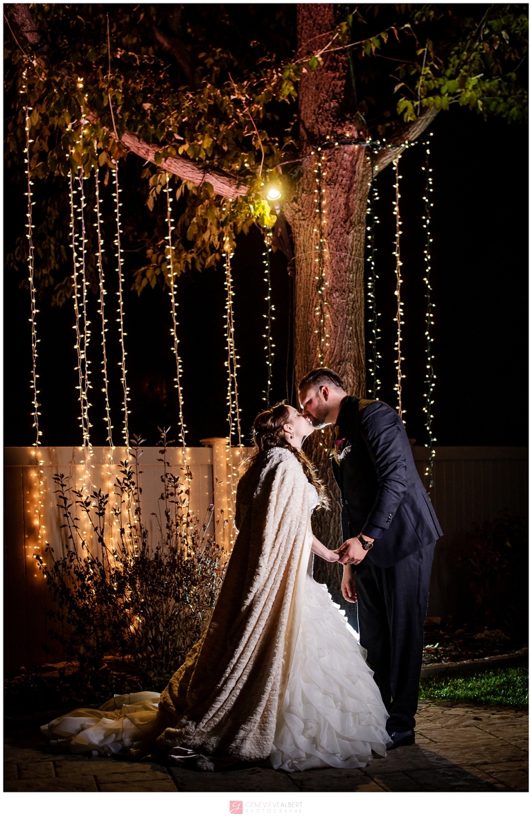mariage de nuit, bal masqué, Masquerade Night wedding, halloween wedding, rockland, ontario, genevieve albert photographer