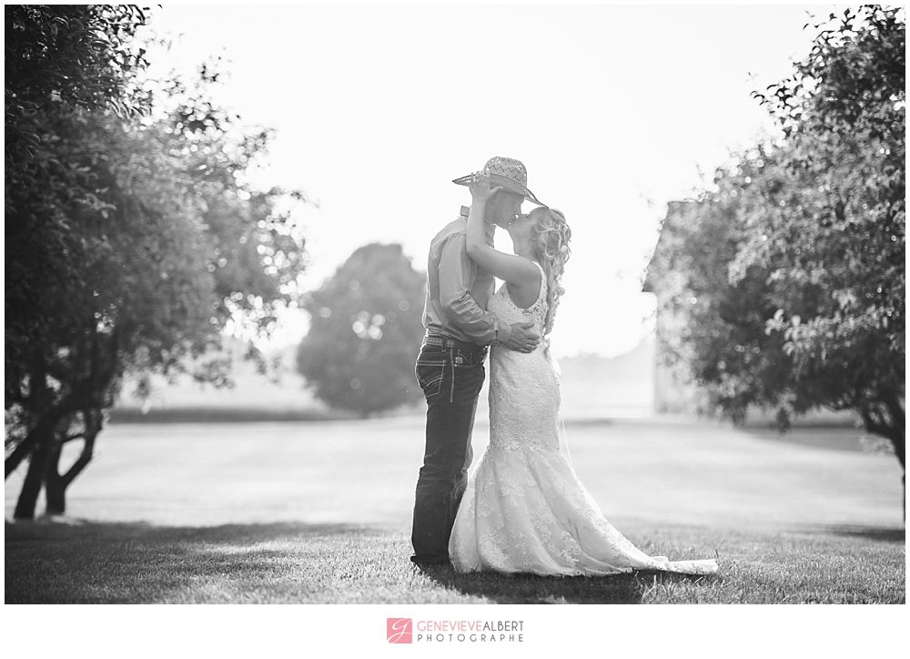 mariage, wedding, sylvan cellars, rome city, indiana, photographer, photographe, cowboy, country, barn wedding, rustic, genevieve albert