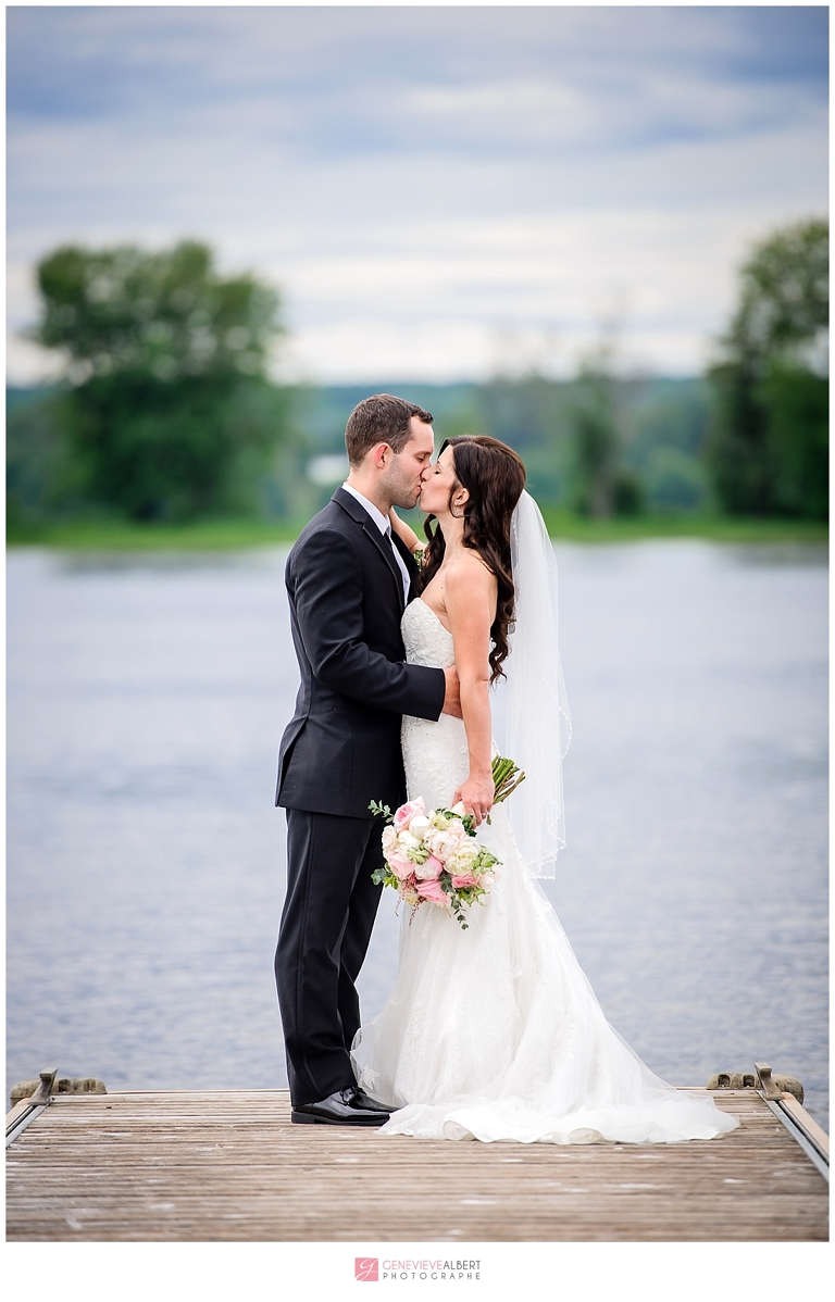 mariage, wedding, rockland, ontario, église de rockland, River Rock Inn, genevieve albert photographe, photographe de mariage, wedding photographer